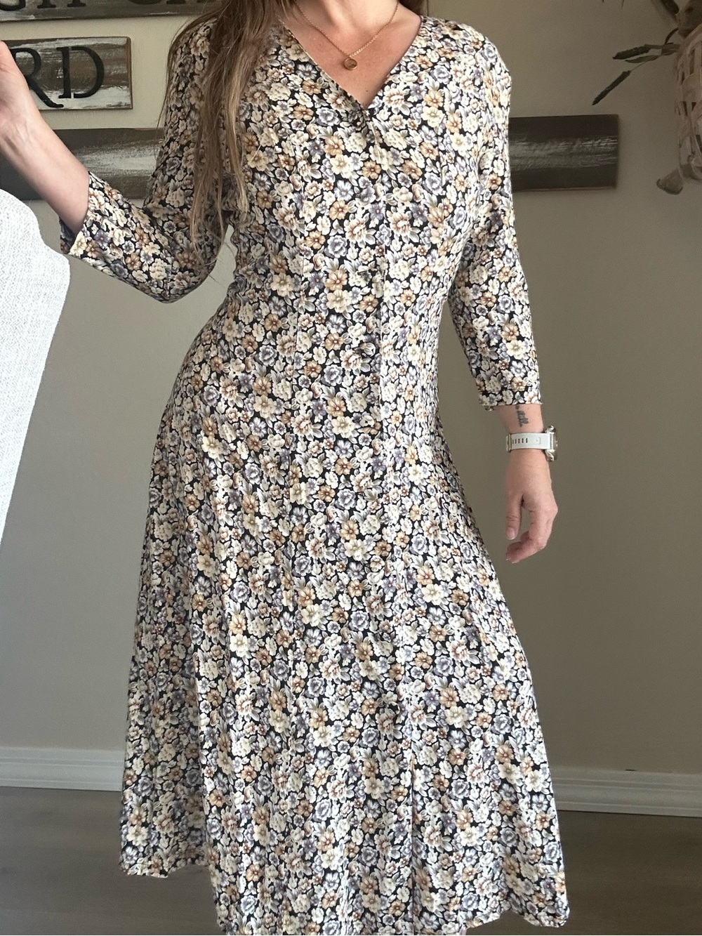 Vintage Floral V-Neck Midi Dress Jamie Brooke